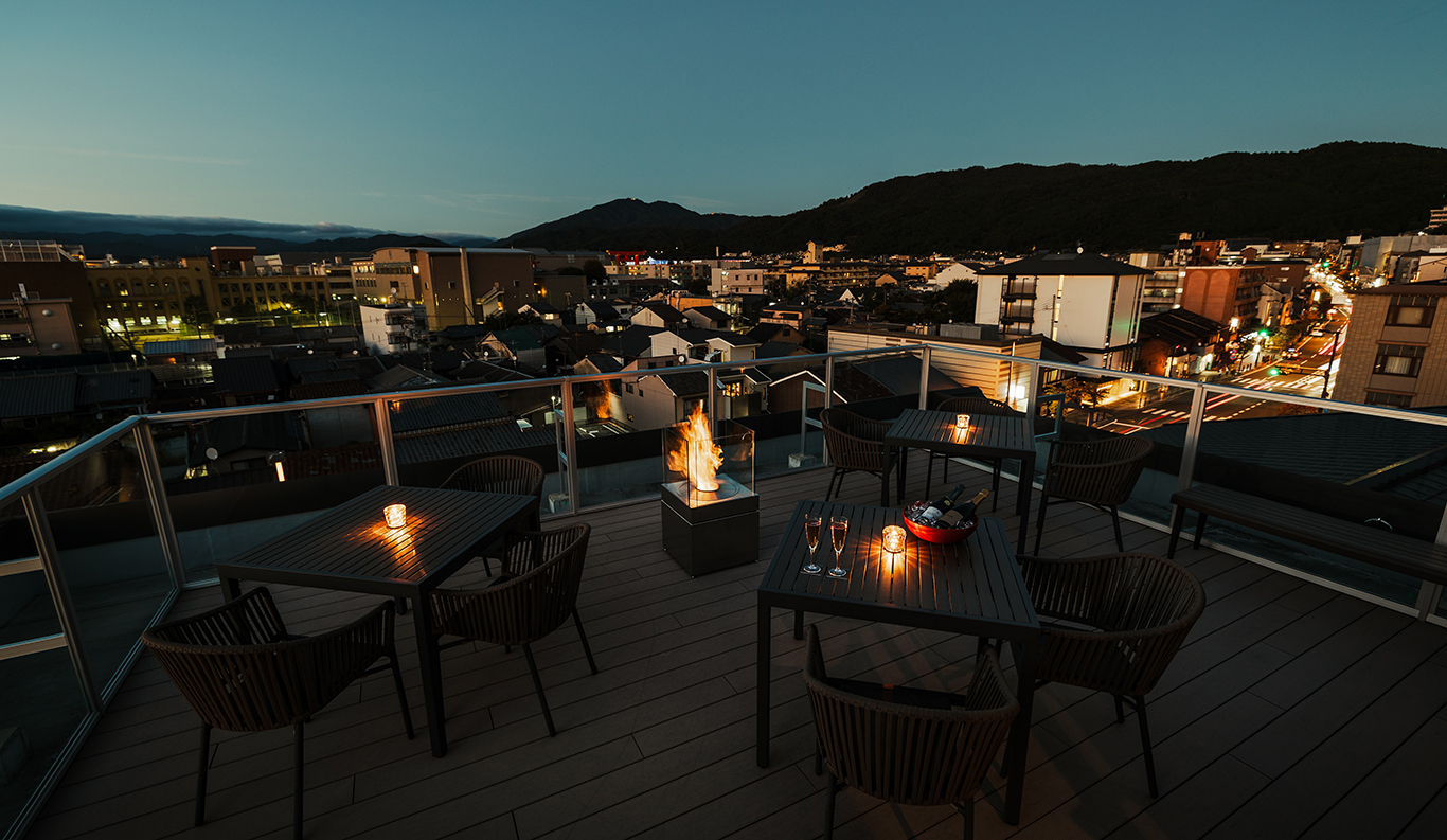 Lobby / Concierge Desk