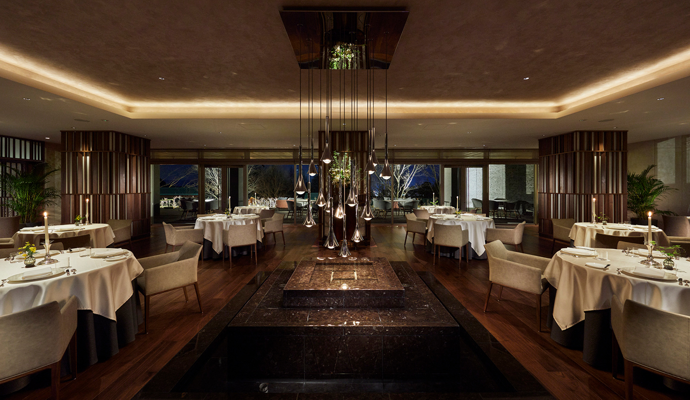 Le Grand Lys (Main Dining on 1F)