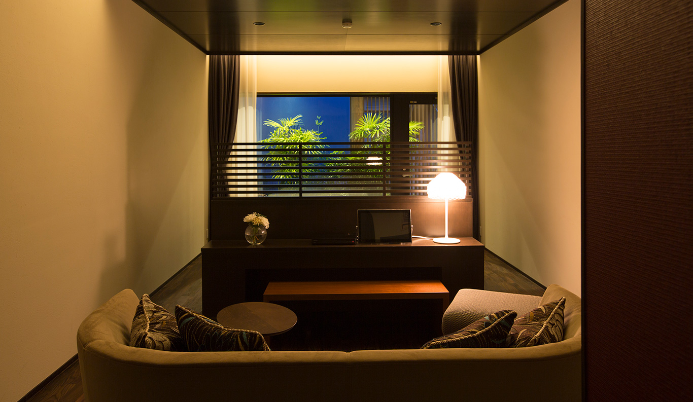 Western-Style Room HIGASHI