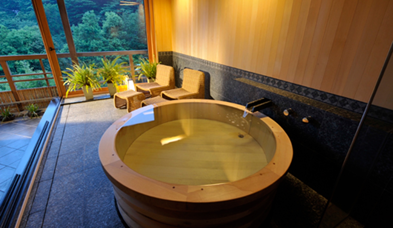 Kadan Suite with Panoramic Wooden Bath Yuri
